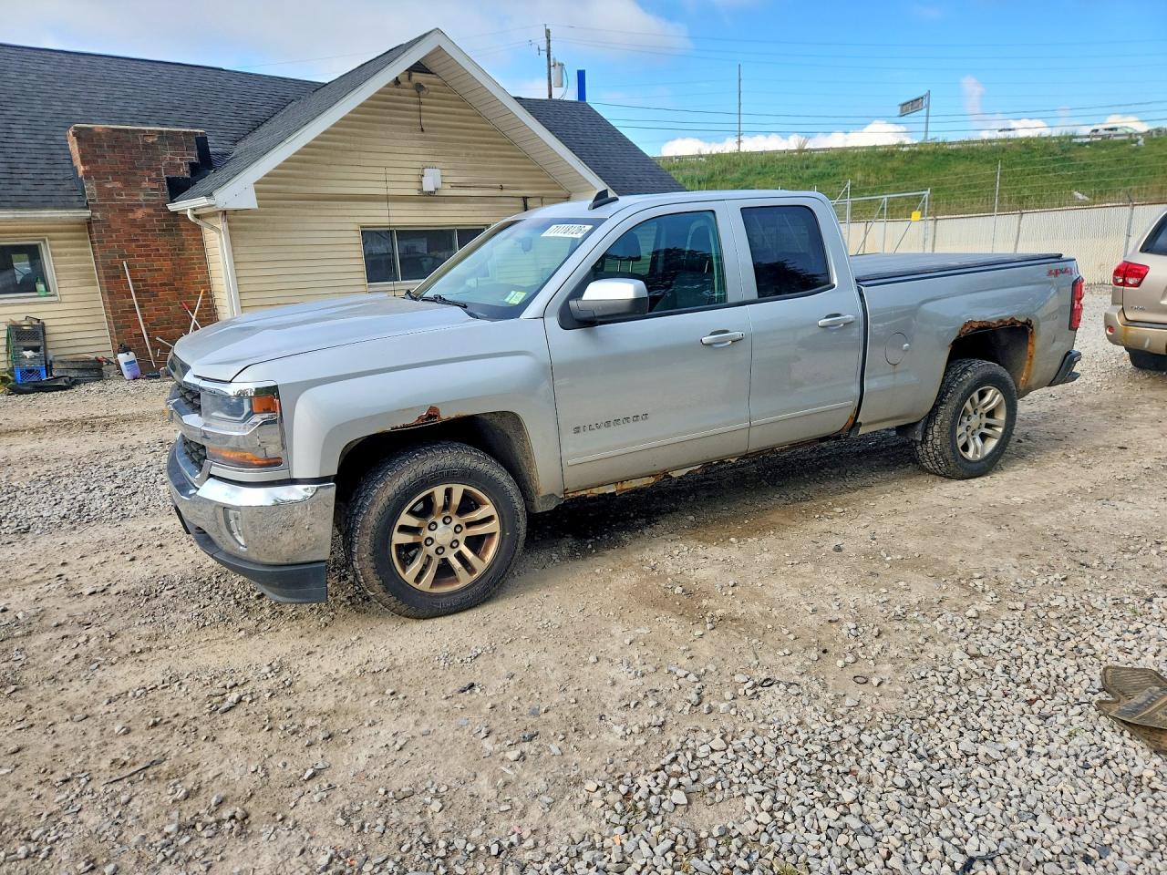2016 CHEVROLET SILVERADO K1500 LT | 1GCVKRECXGZ153031 | UPCARS