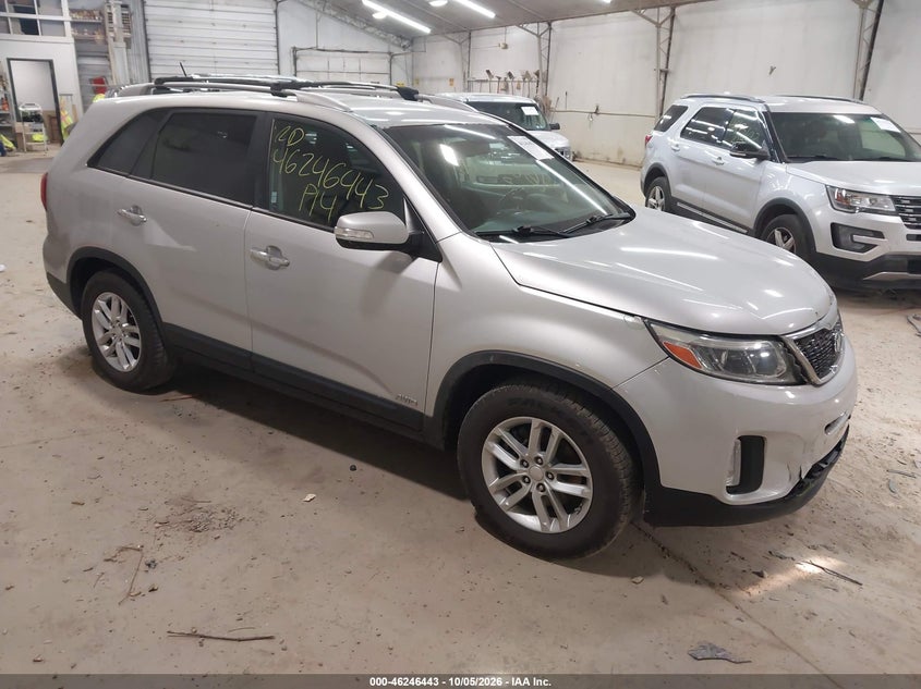 2014 KIA SORENTO LX | 5XYKTCA65EG538084 | UPCARS
