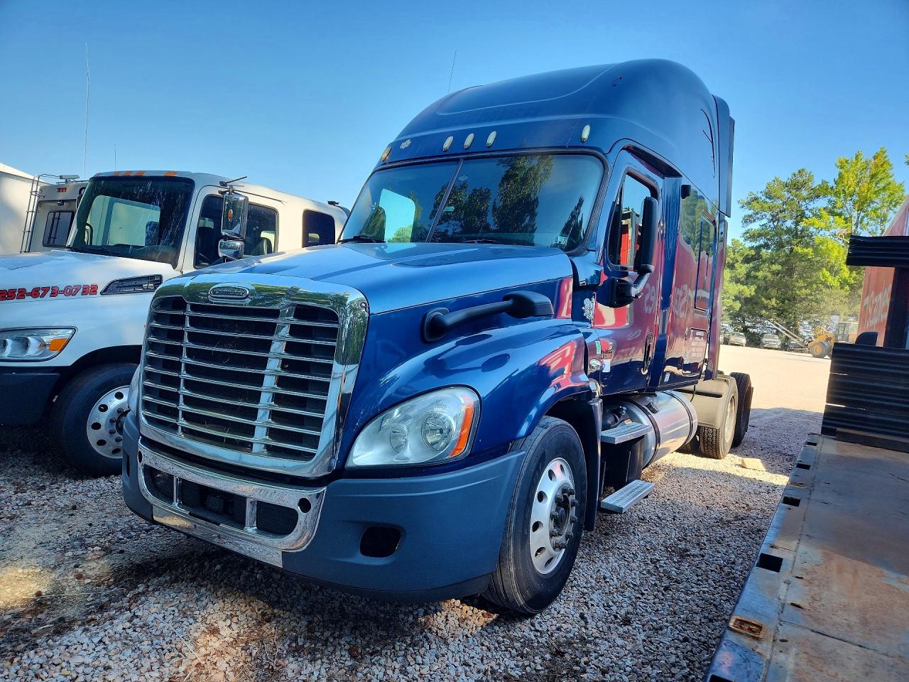 2013 FREIGHTLINER CASCADIA SEMI TRUCK | 1FUJGLDR5DLBY7729 | UPCARS