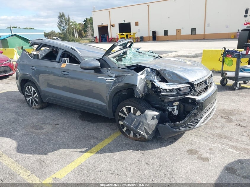 2024 VOLKSWAGEN TAOS 1.5T SE | 3VVSX7B25RM033213 | UPCARS