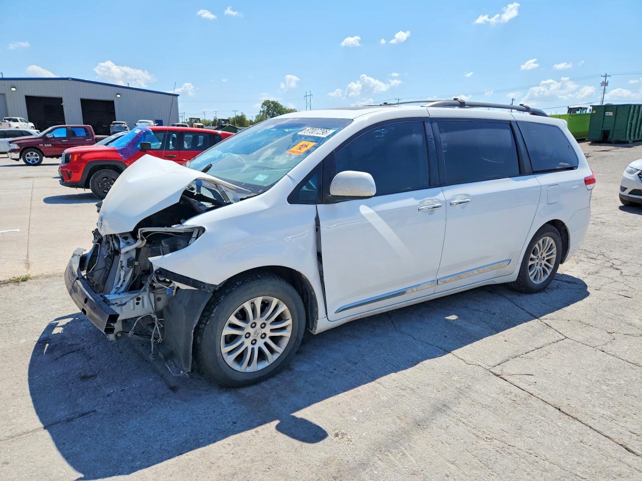 2014 TOYOTA SIENNA XLE 8-PASSENGER | 5TDYK3DC0ES473551 | UPCARS