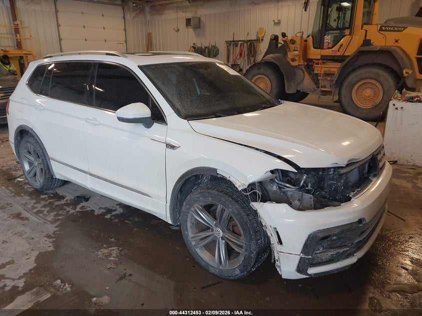 2018 VOLKSWAGEN TIGUAN 2.0T SE/2.0T SEL | 3VV2B7AX0JM217099 | UPCARS