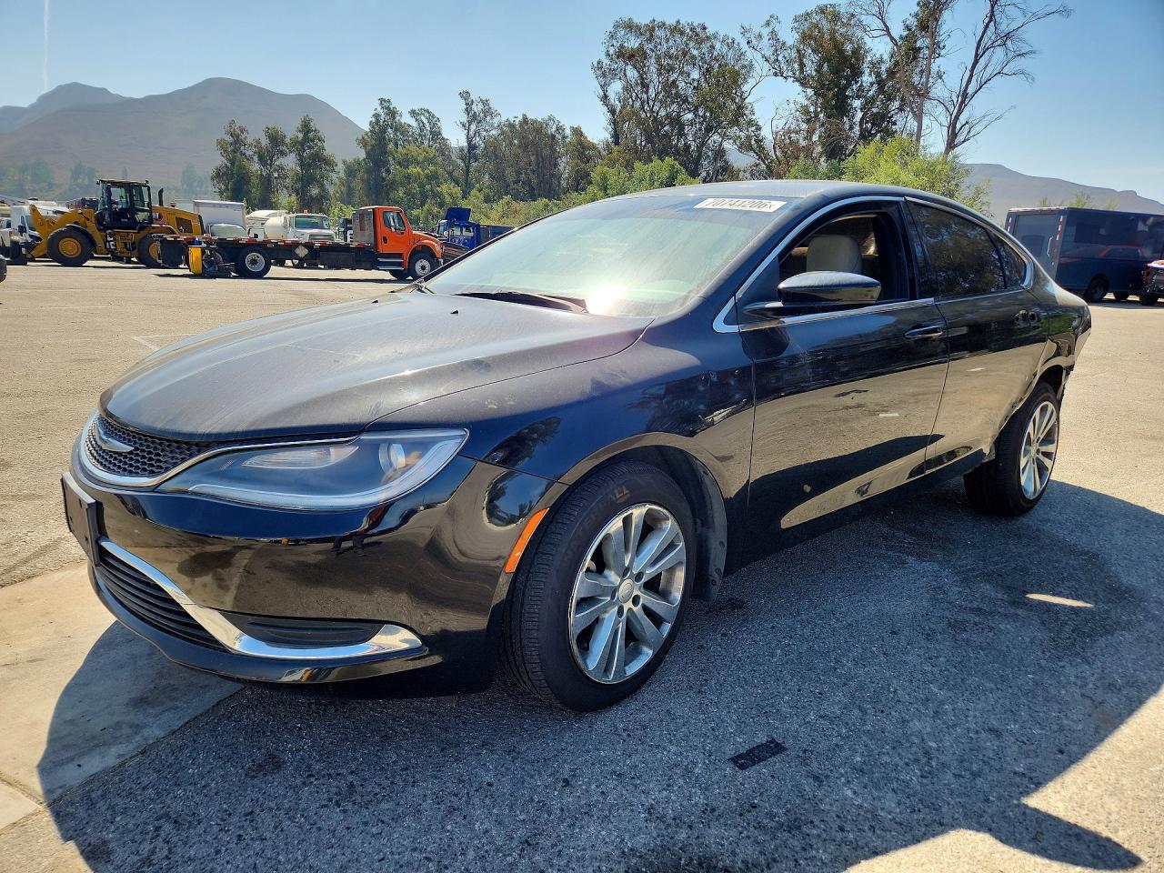 2015 CHRYSLER 200 LIMITED | 1C3CCCABXFN717365 | UPCARS
