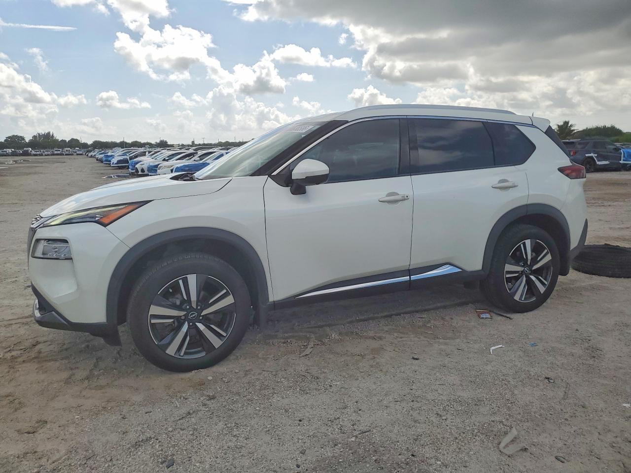 2022 NISSAN ROGUE SL | 5N1BT3CA8NC696078 | UPCARS