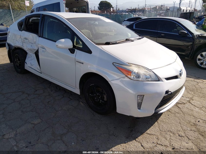 2015 TOYOTA PRIUS TWO | JTDKN3DU3F1898492 | UPCARS