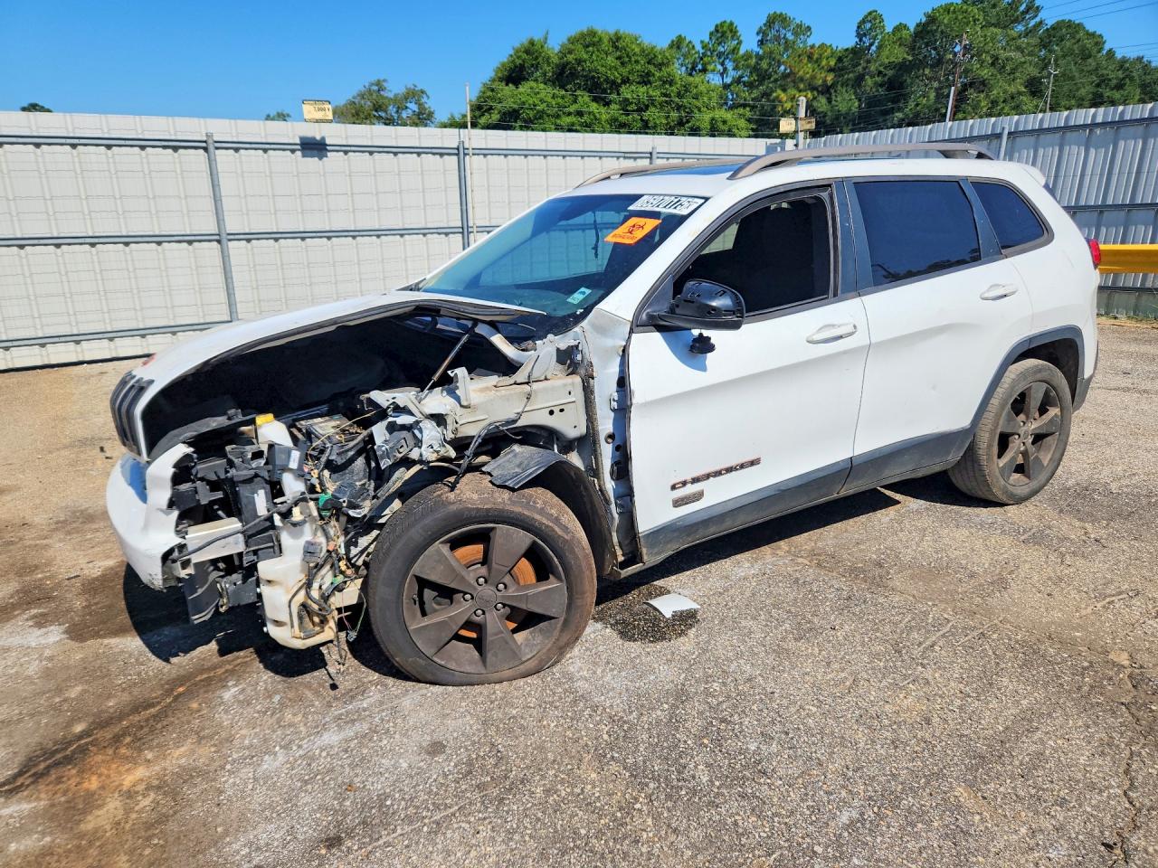 2016 JEEP CHEROKEE LATITUDE | 1C4PJLCB3GW274438 | UPCARS