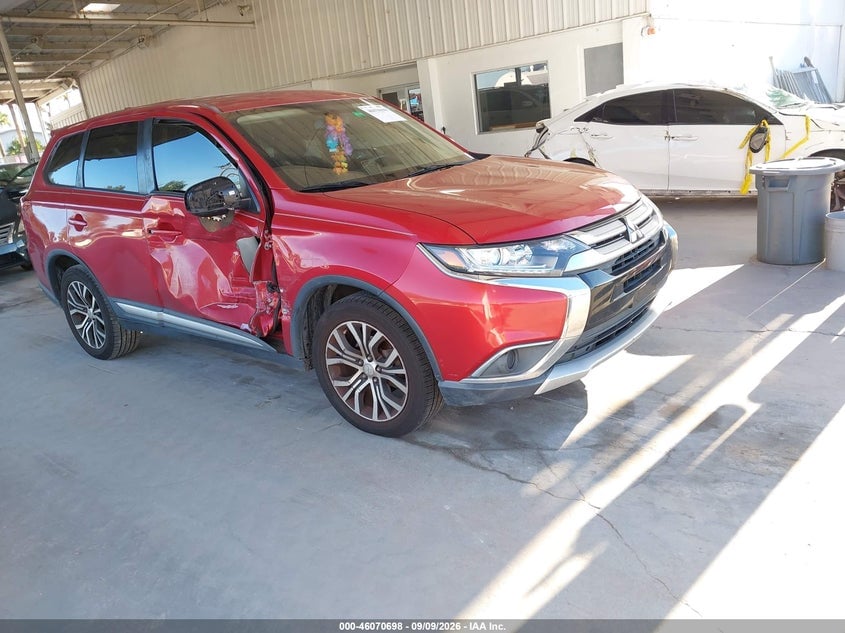 2018 MITSUBISHI OUTLANDER ES | JA4AD2A34JZ034785 | UPCARS