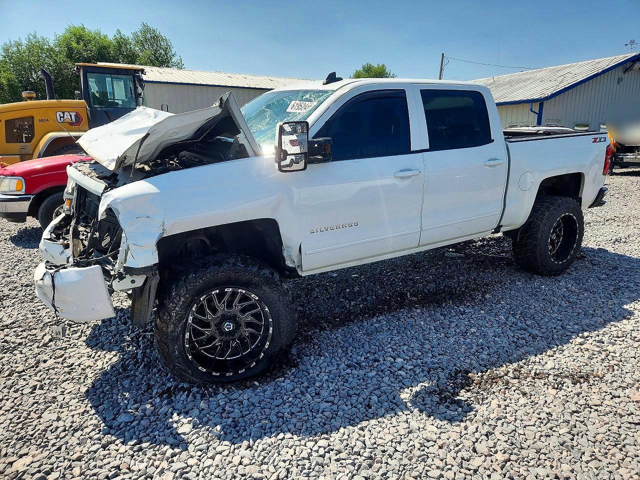 2018 CHEVROLET SILVERADO K1500 LT | 3GCUKREC4JG437743 | UPCARS