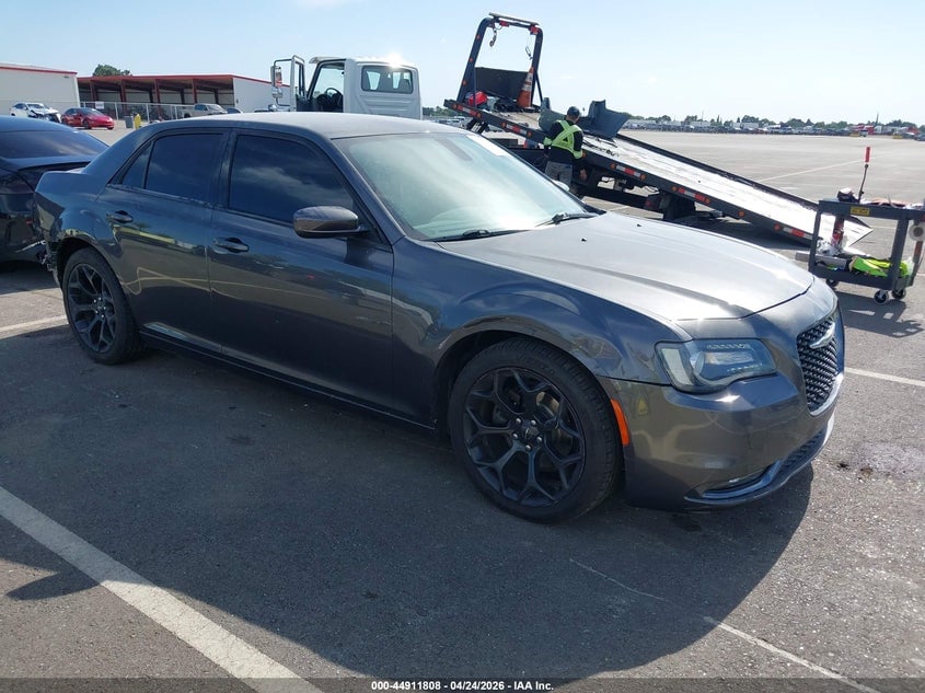 2019 CHRYSLER 300S | 2C3CCABG3KH682847 | UPCARS