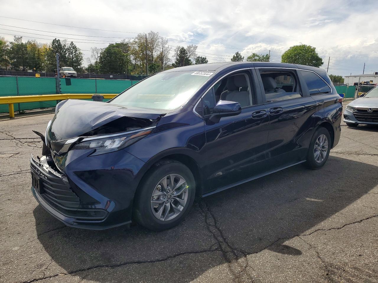 2024 TOYOTA SIENNA LE | 5TDKSKFC6RS147840 | UPCARS