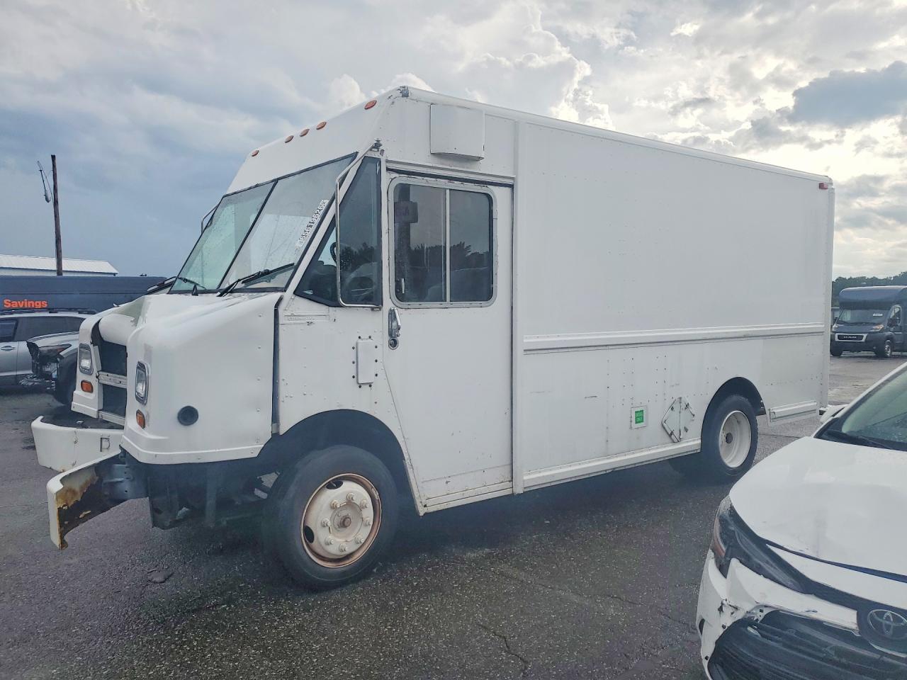 1999 FREIGHTLINER ALL OTHER DELIVERY TRUCK | 4UZA4FF43XCA50338 | UPCARS