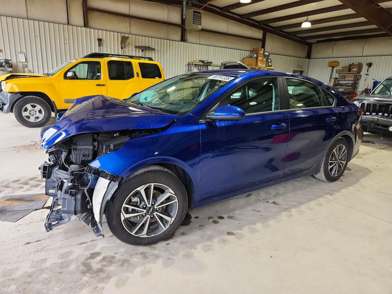 2023 KIA FORTE LXS | 3KPF24AD9PE565765 | UPCARS