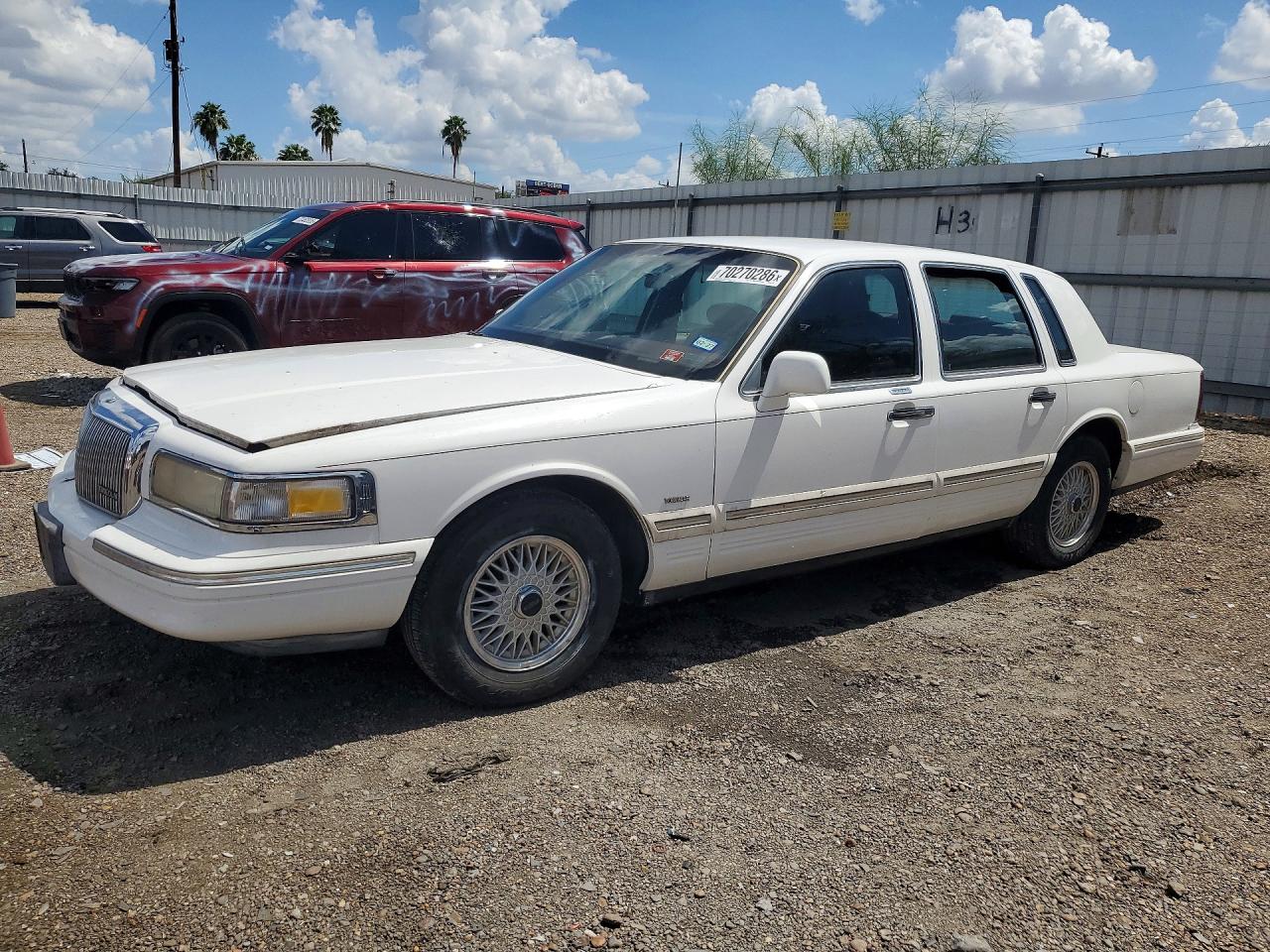 1995 LINCOLN TOWNCAR SIGNATURE | 1LNLM82W8SY671272 | UPCARS