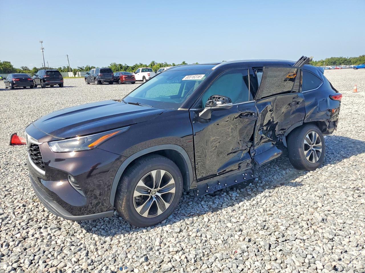 2022 TOYOTA HIGHLANDER XLE | 5TDHZRAH3NS135494 | UPCARS