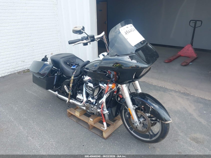 2018 HARLEY-DAVIDSON FLTRX ROAD GLIDE | 1HD1KHC17JB664544 | UPCARS