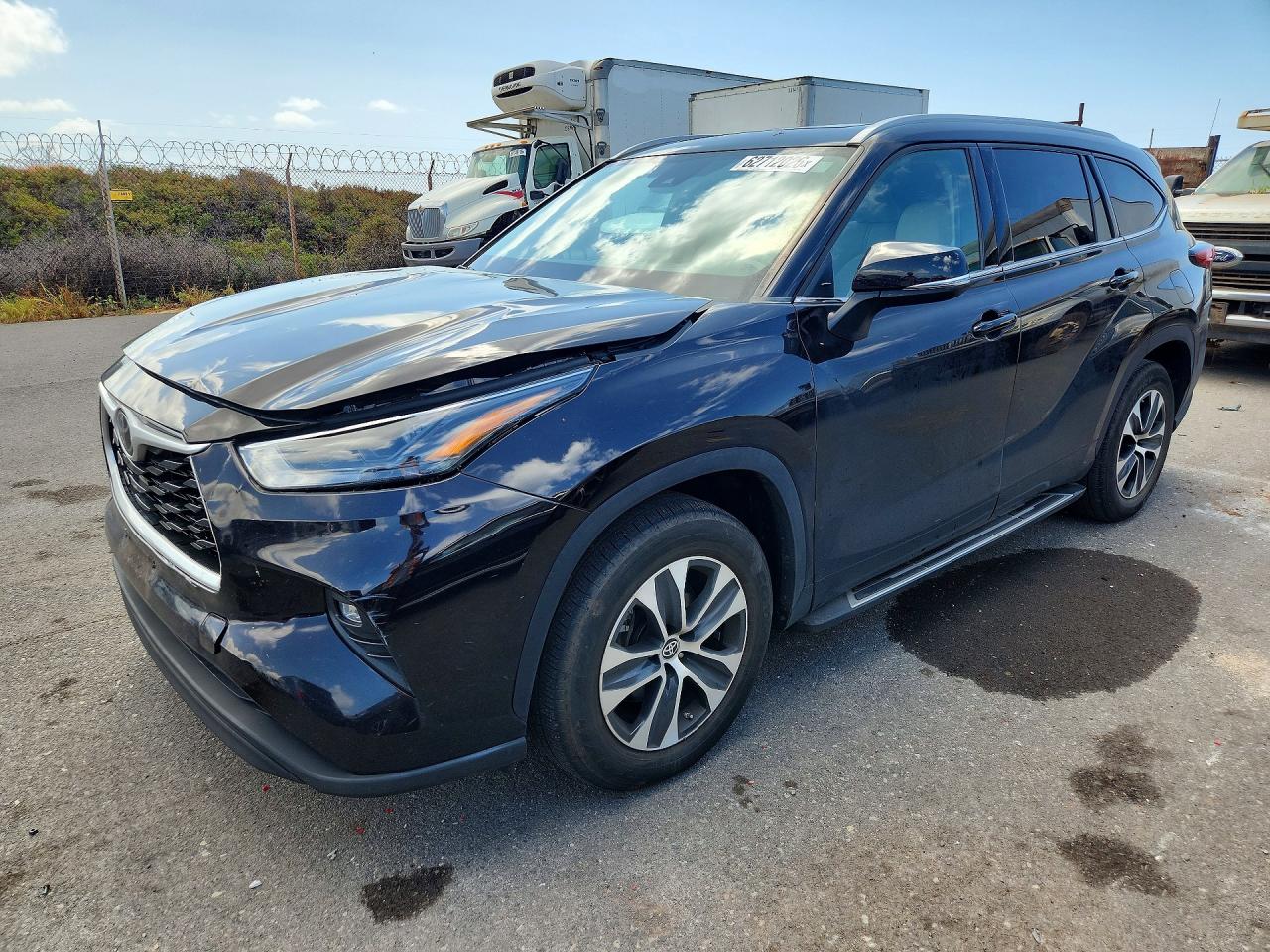 2022 TOYOTA HIGHLANDER XLE | 5TDGZRAHXNS114931 | UPCARS