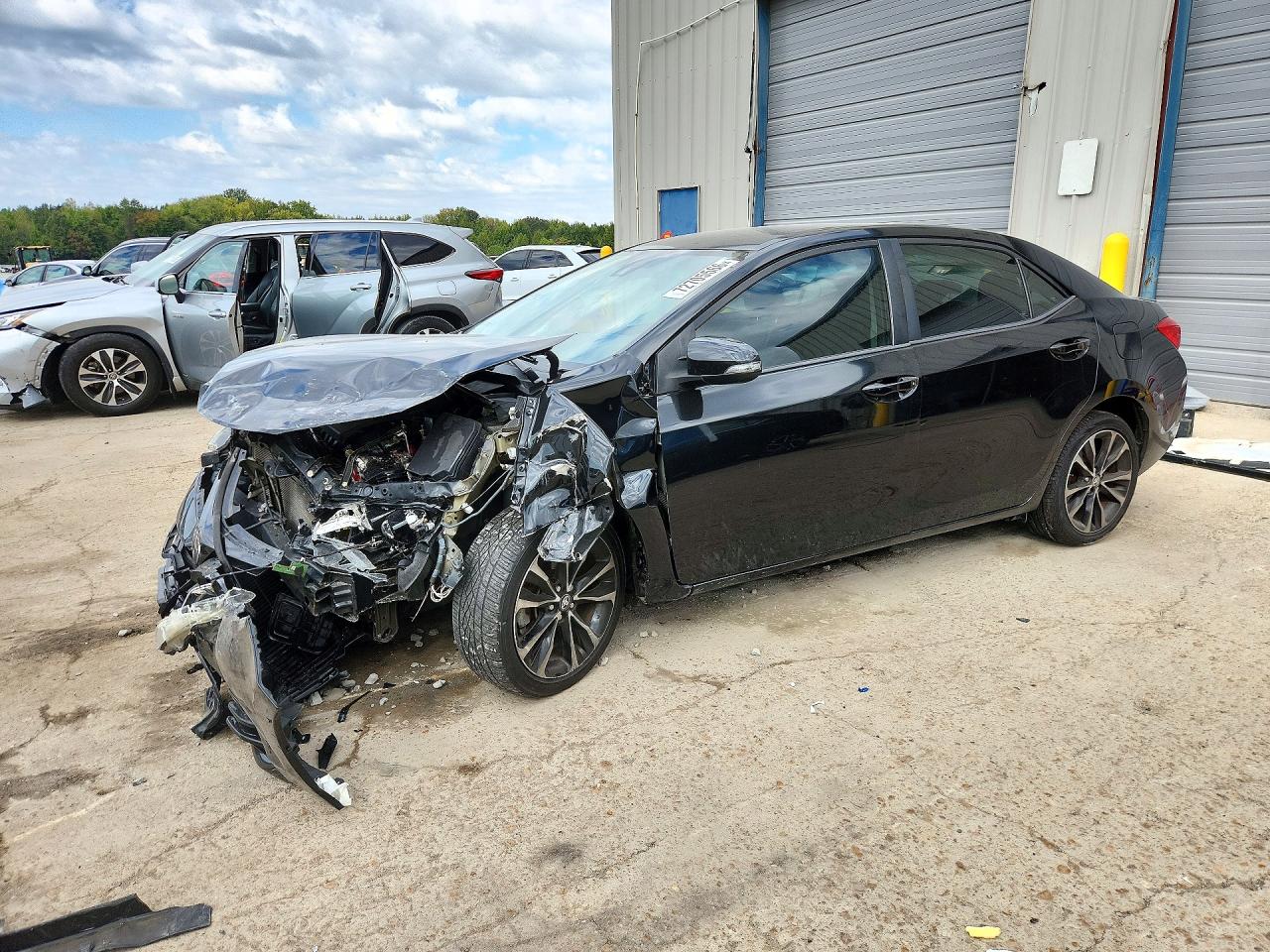 2017 TOYOTA COROLLA SE | 5YFBURHE9HP660847 | UPCARS