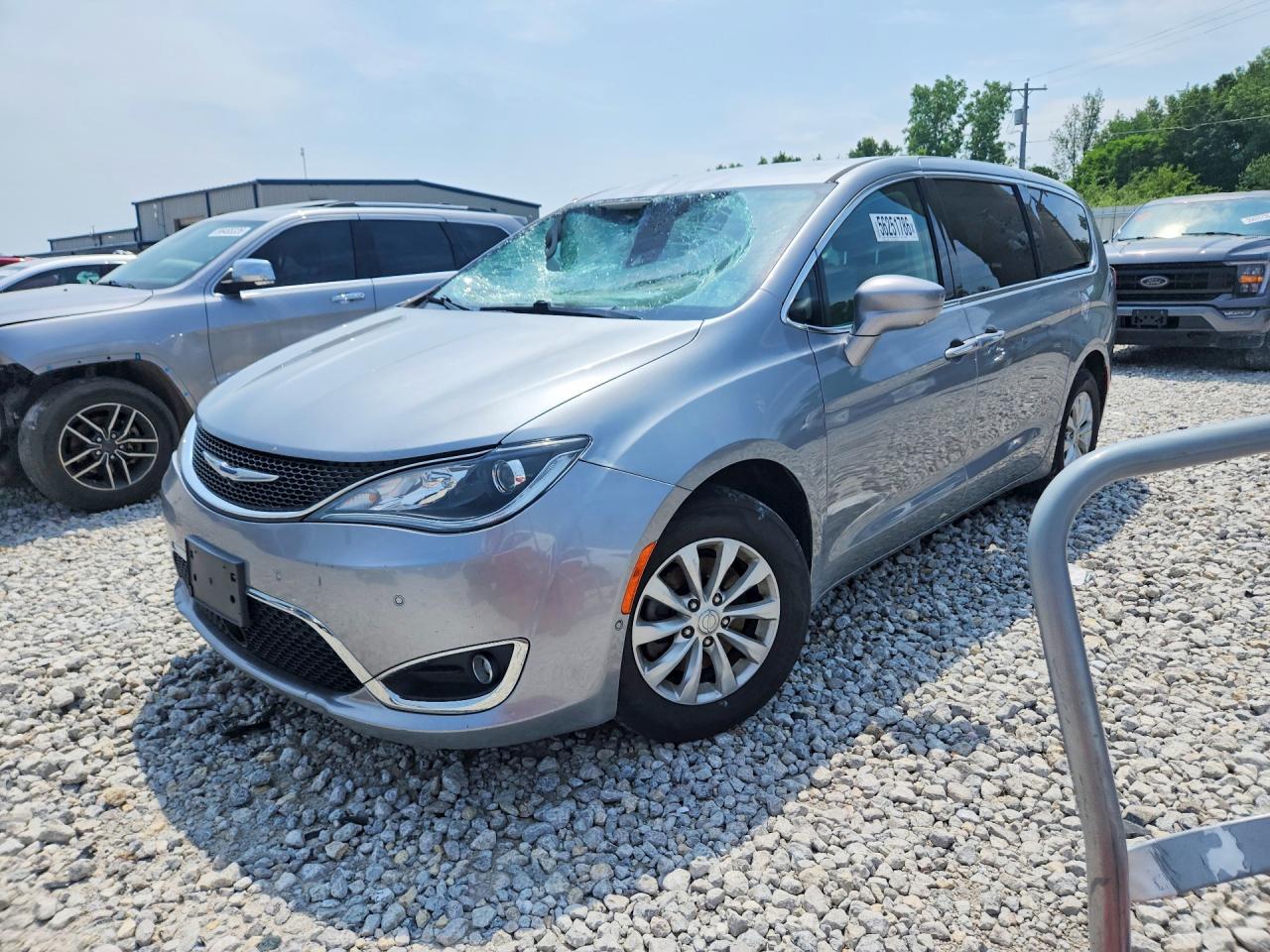 2019 CHRYSLER PACIFICA TOURING PLUS | 2C4RC1FG0KR559436 | UPCARS