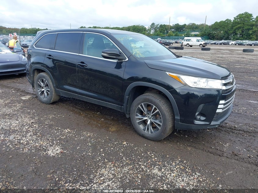 2019 TOYOTA HIGHLANDER LE | 5TDBZRFH0KS921845 | UPCARS