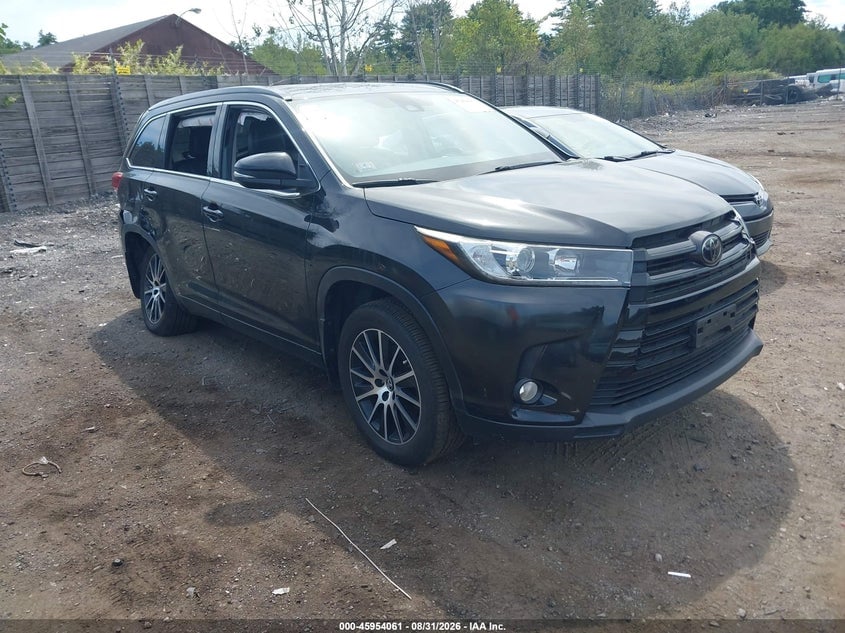 2018 TOYOTA HIGHLANDER SE | 5TDJZRFH4JS821211 | UPCARS