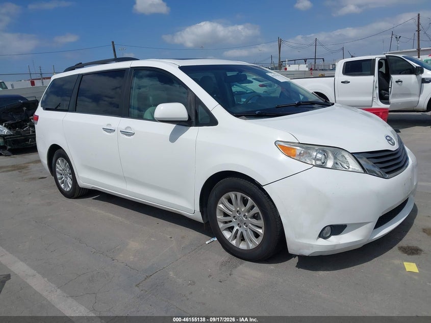 2013 TOYOTA SIENNA XLE V6 8 PASSENGER | 5TDYK3DC5DS367630 | UPCARS