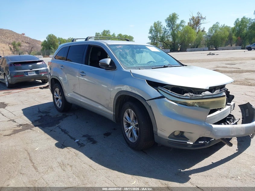 2015 TOYOTA HIGHLANDER LE PLUS V6 | 5TDZKRFH4FS082145 | UPCARS