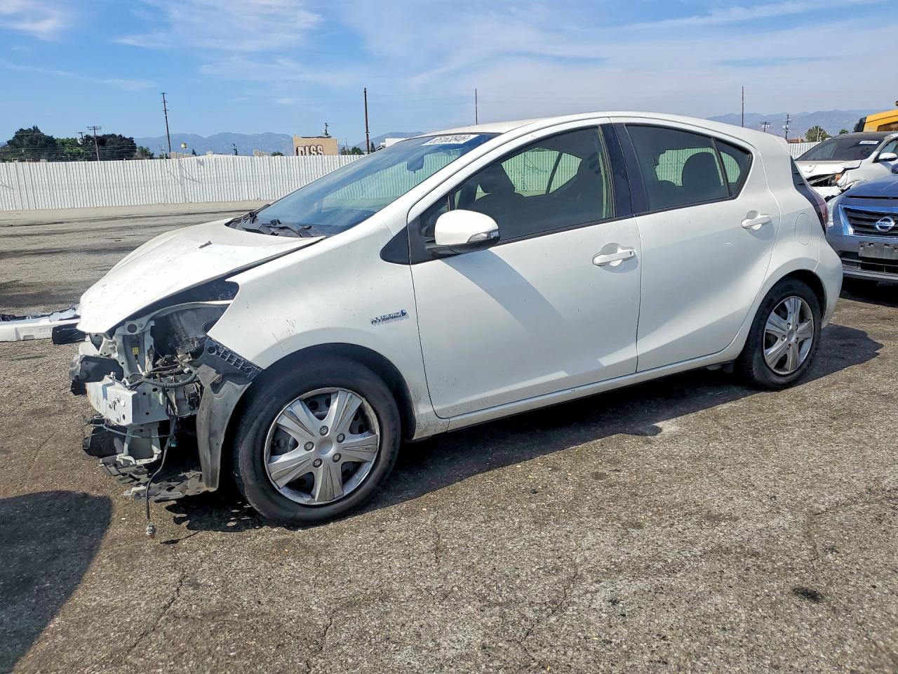 2015 TOYOTA PRIUS TWO | JTDKDTB34F1585108 | UPCARS