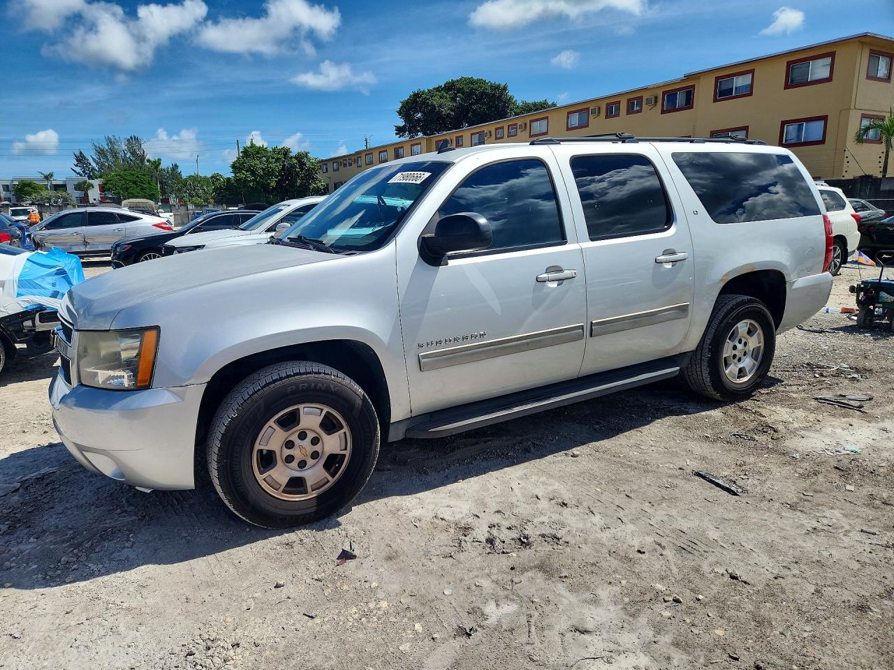 2014 CHEVROLET SUBURBAN C1500 LT | 1GNSCJE05ER229959 | UPCARS