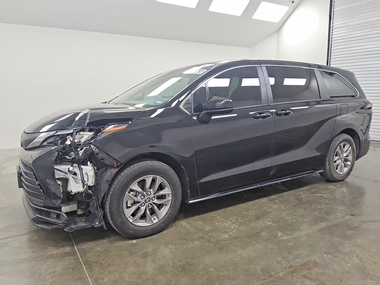 2025 TOYOTA SIENNA LE | 5TDKSKFC2SS177665 | UPCARS