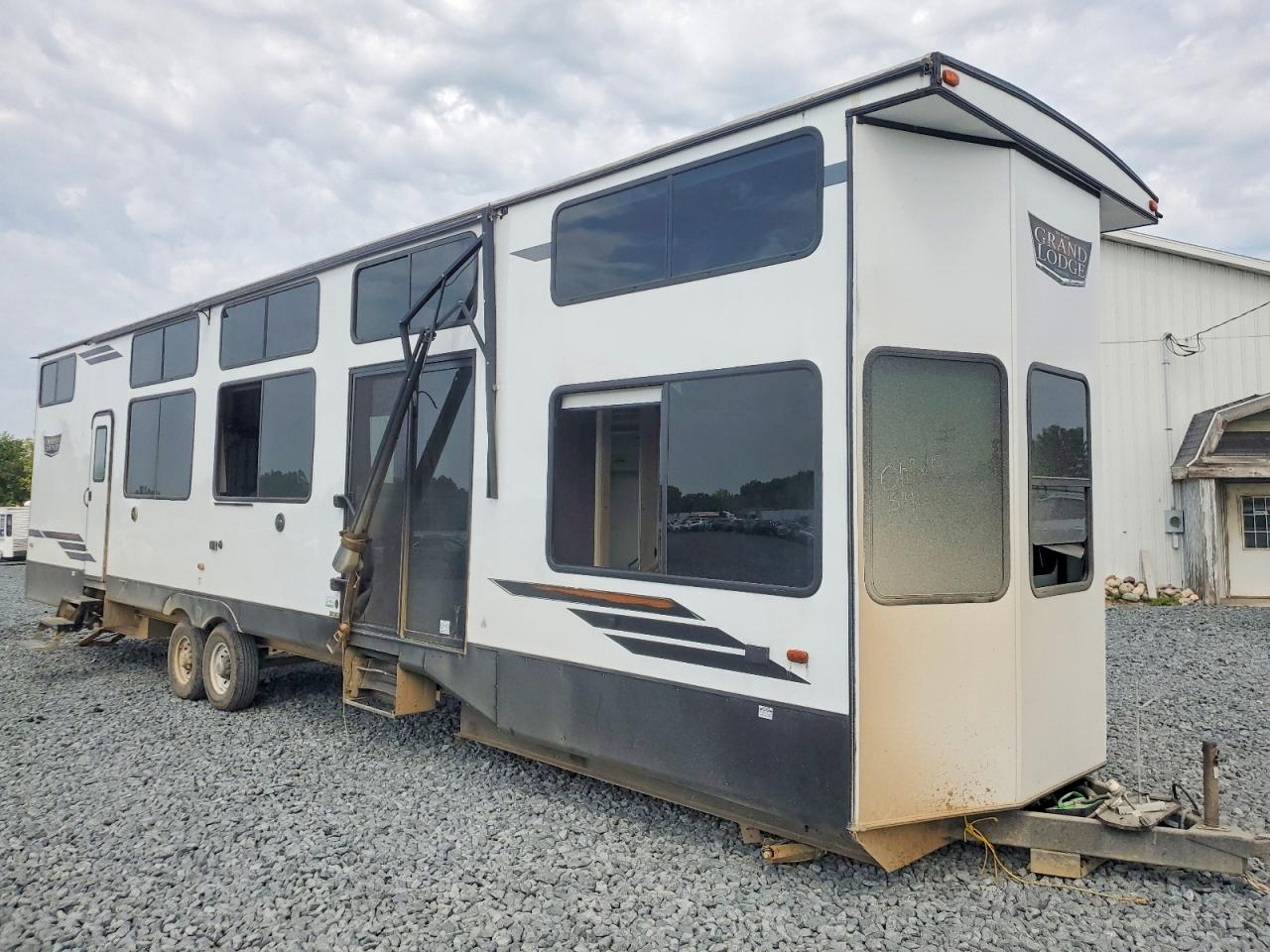 2023 FOREST RIVER WILDWOOD T GRAND LODGE CAMPER | 4X4TWD820PM062648 | UPCARS