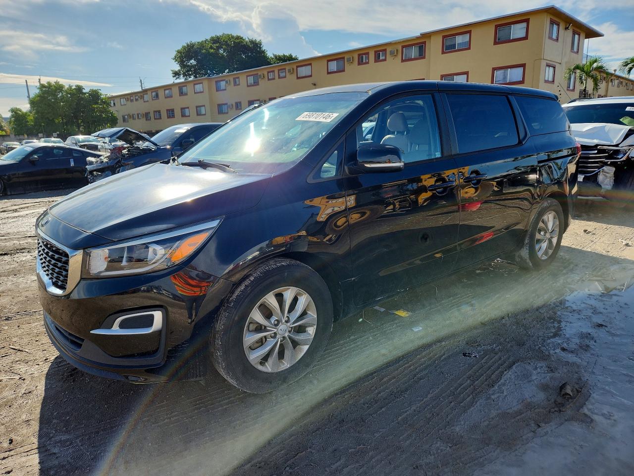 2019 KIA SEDONA LX | KNDMB5C17K6533976 | UPCARS