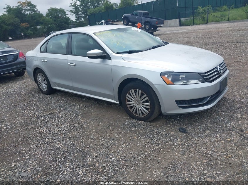 2015 VOLKSWAGEN PASSAT 1.8T S | 1VWAT7A37FC043963 | UPCARS