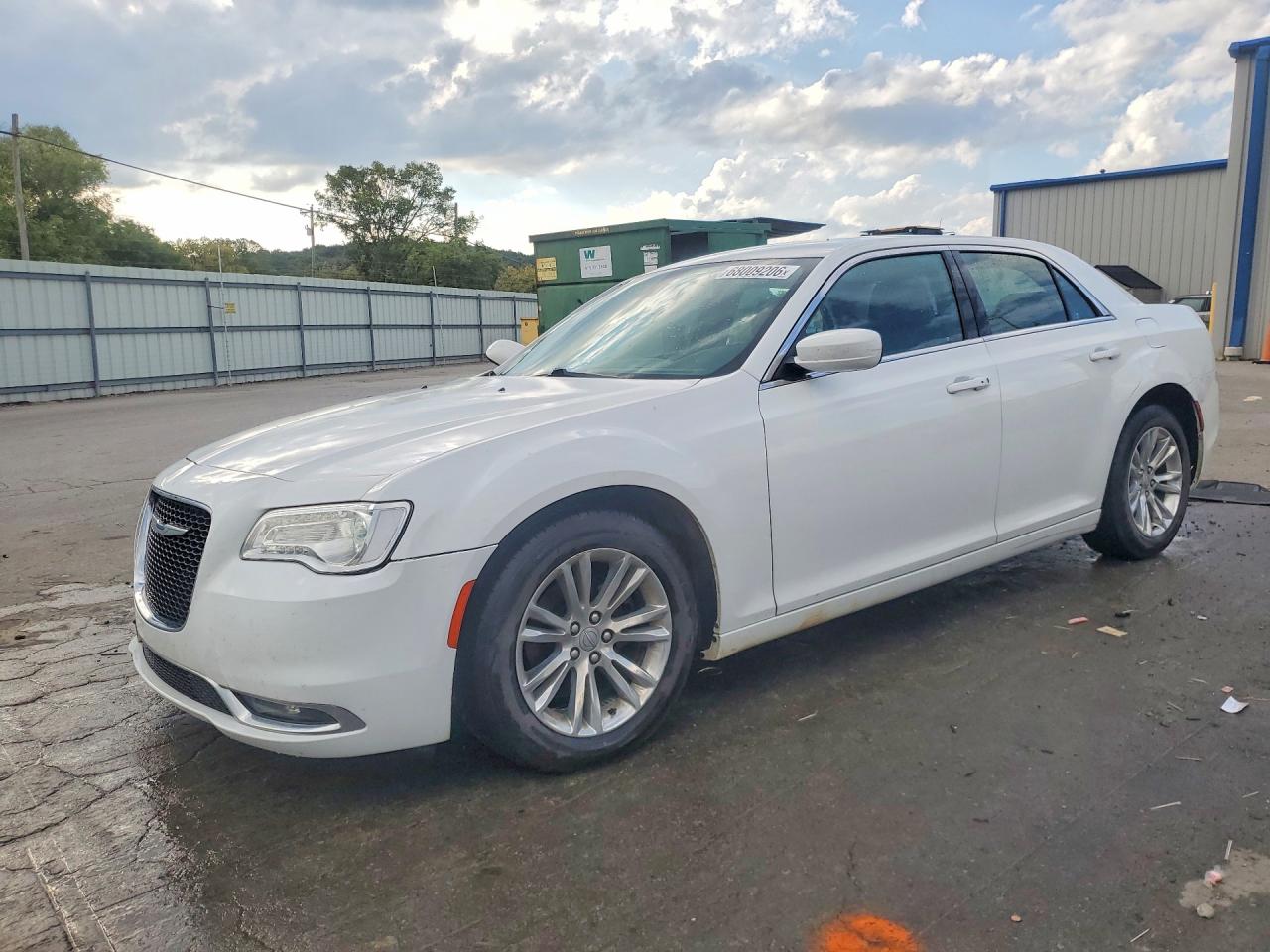 2018 CHRYSLER 300 TOURING | 2C3CCAAG1JH275206 | UPCARS