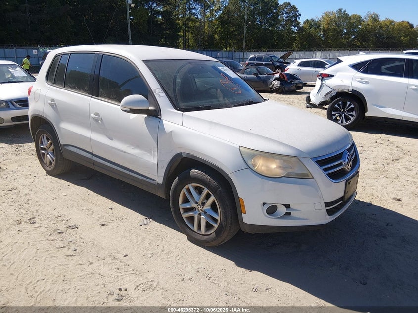 2011 VOLKSWAGEN TIGUAN S | WVGAV7AX2BW554601 | UPCARS