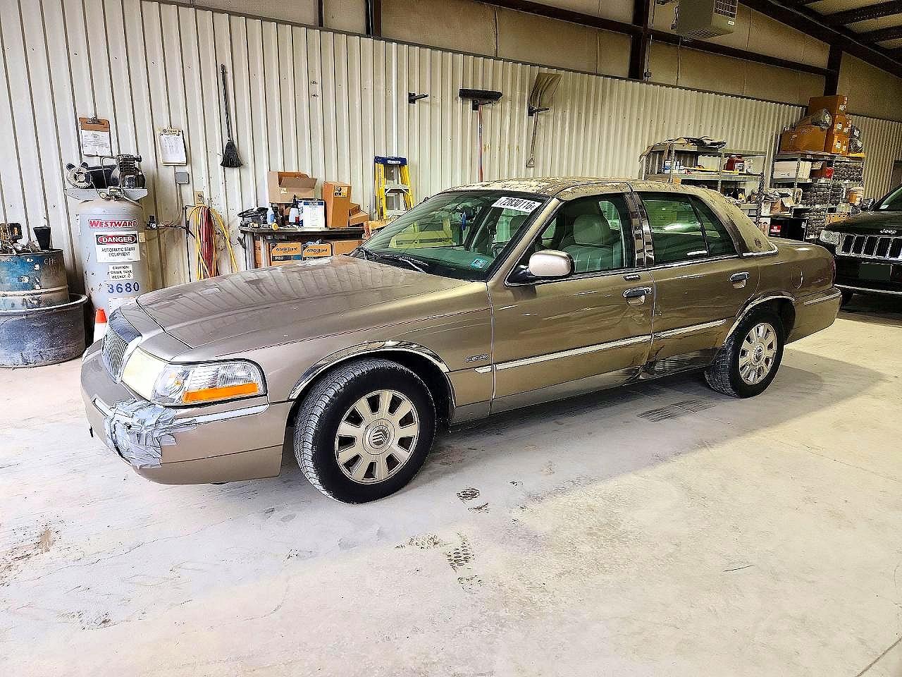 2003 MERCURY GRMARQUIS | 2MEHM75W93X673886 | UPCARS