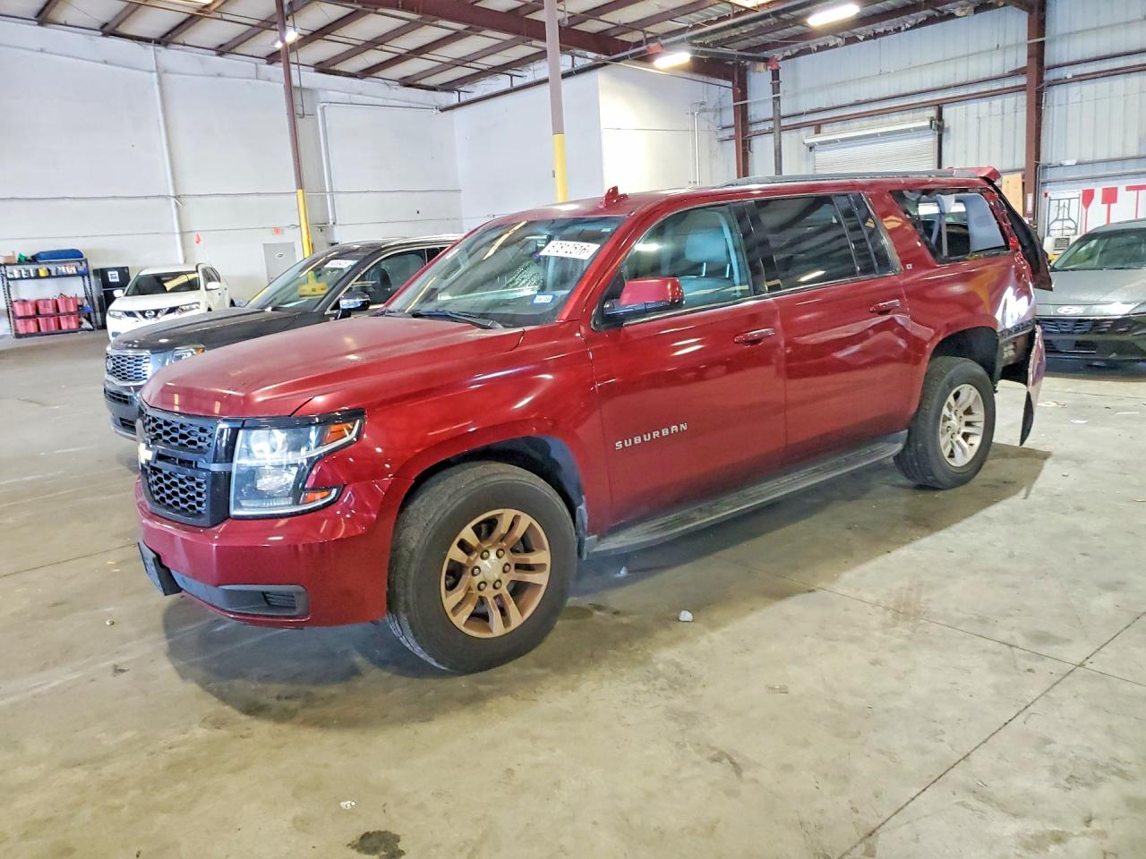 2017 CHEVROLET SUBURBAN C1500 LT | 1GNSCHKC7HR323949 | UPCARS