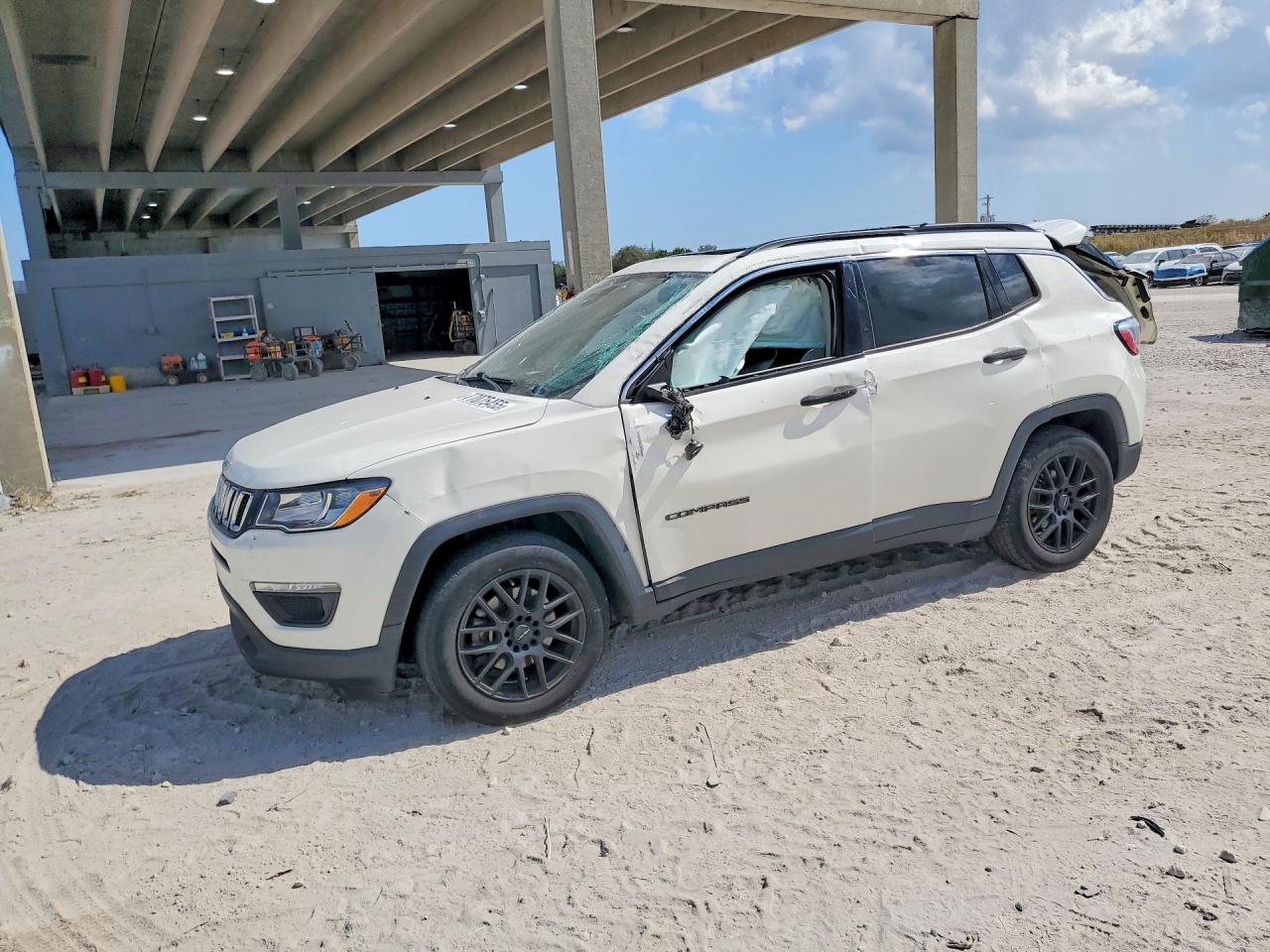 2019 JEEP COMPASS LATITUDE | 3C4NJCBB0KT637270 | UPCARS