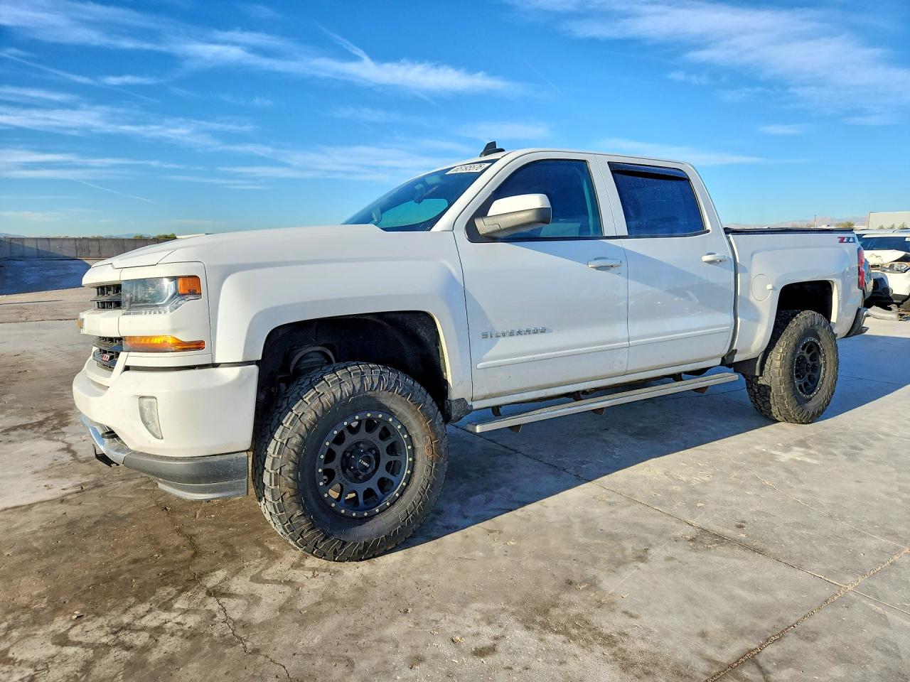 2018 CHEVROLET SILVERADO K1500 LT | 3GCUKREC1JG536715 | UPCARS