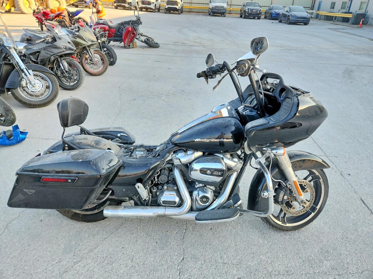 2019 HARLEY-DAVIDSON FL | 1HD1KHC13KB684338 | UPCARS