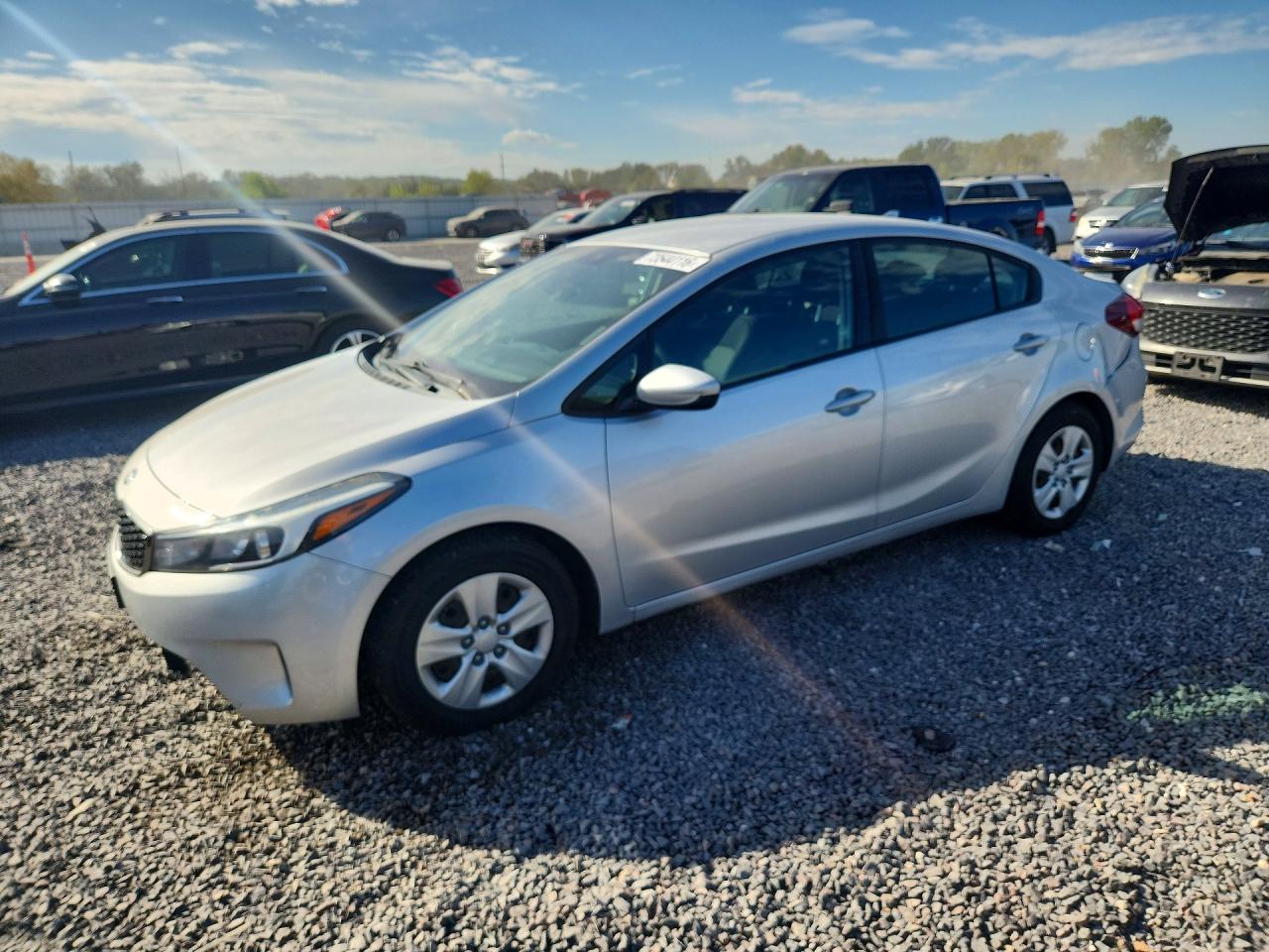 2017 KIA FORTE LX | 3KPFK4A77HE027061 | UPCARS
