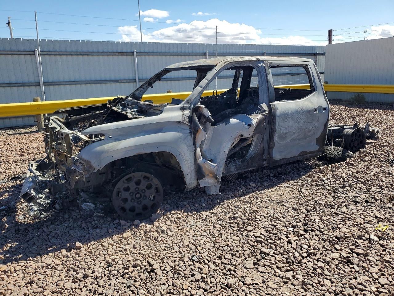 2025 TOYOTA TUNDRA SR5 | 5TFLA5DB3SX251527 | UPCARS