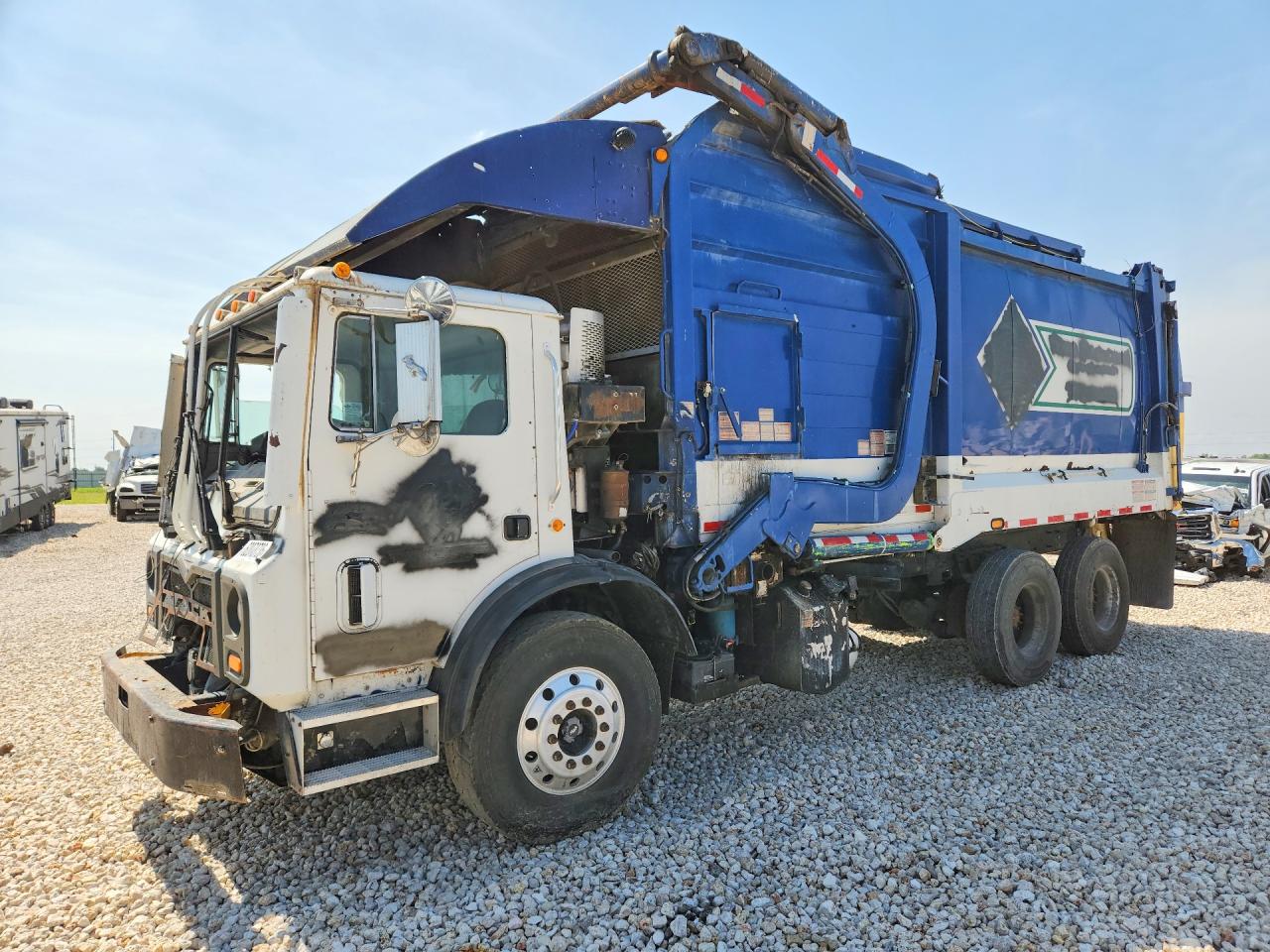 2013 MACK ALL OTHER MRU613 REFUSE TRUCK | 1M2AV04C8DM009372 | UPCARS