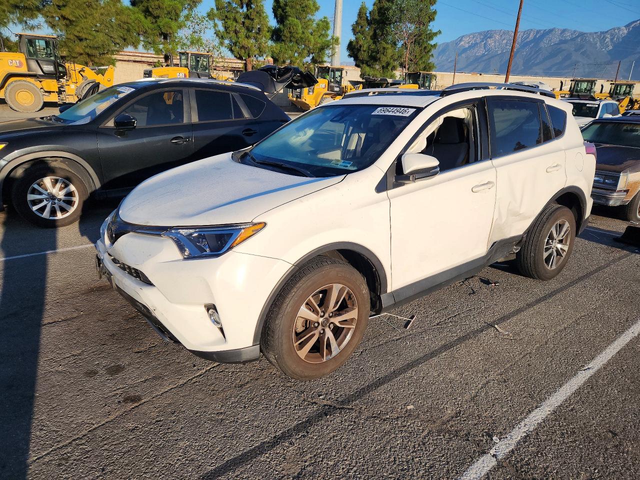 2017 TOYOTA RAV4 XLE | JTMWFREV0HJ704674 | UPCARS
