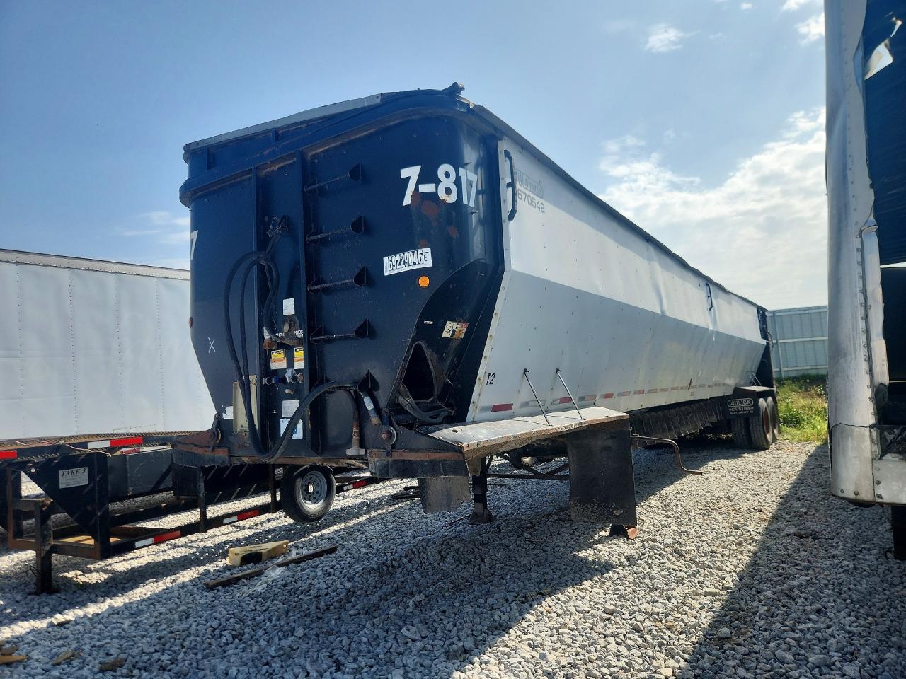 2007 AULICK IND UNKNOWN AULICK HOPPER BOTTOM GRAIN TRAILER | 1A9TF46207S341817 | UPCARS