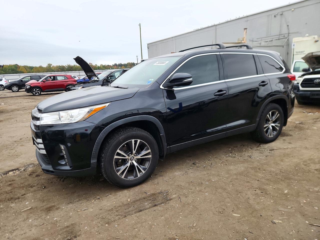 2019 TOYOTA HIGHLANDER LE | 5TDBZRFH2KS980752 | UPCARS