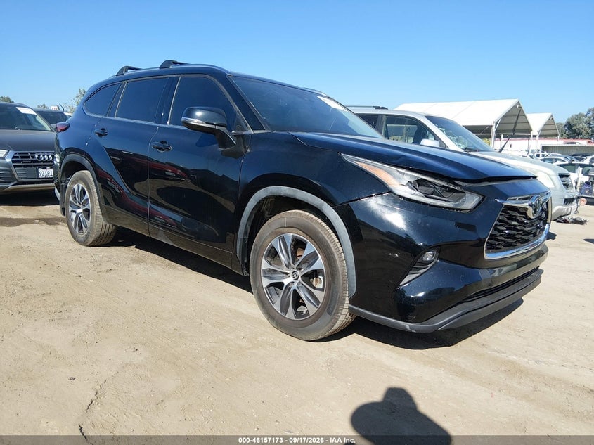 2021 TOYOTA HIGHLANDER XLE | 5TDHZRAHXMS047878 | UPCARS