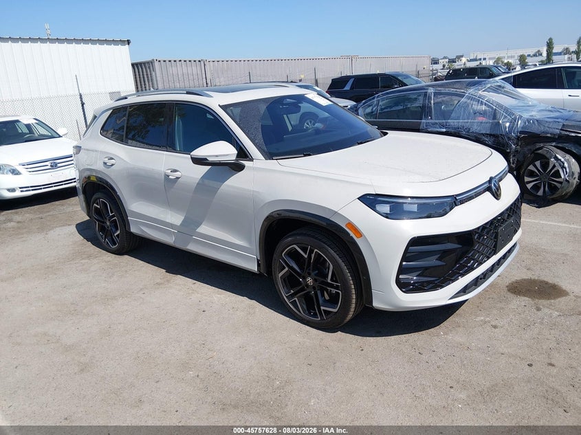 2025 VOLKSWAGEN TIGUAN 2.0T SEL R-LINE | 3VVLR7RM8SM040149 | UPCARS