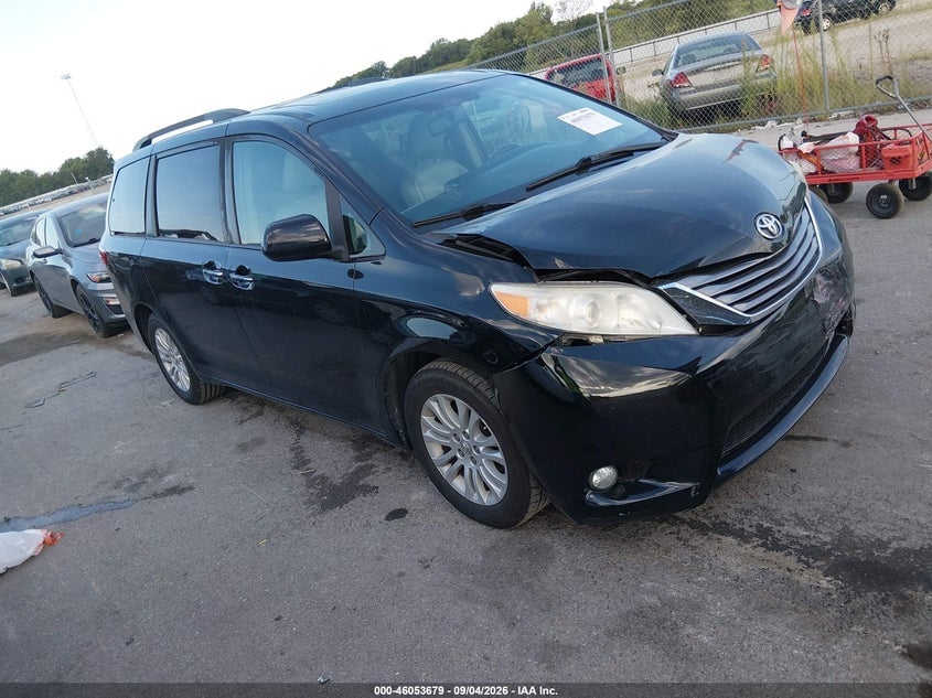 2017 TOYOTA SIENNA XLE 8 PASSENGER | 5TDYZ3DC3HS824596 | UPCARS