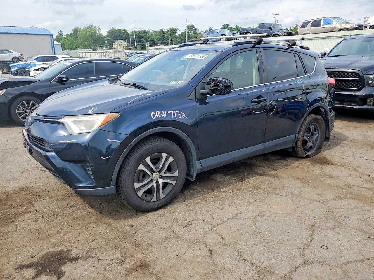 2017 TOYOTA RAV4 LE | JTMBFREV9HJ145852 | UPCARS
