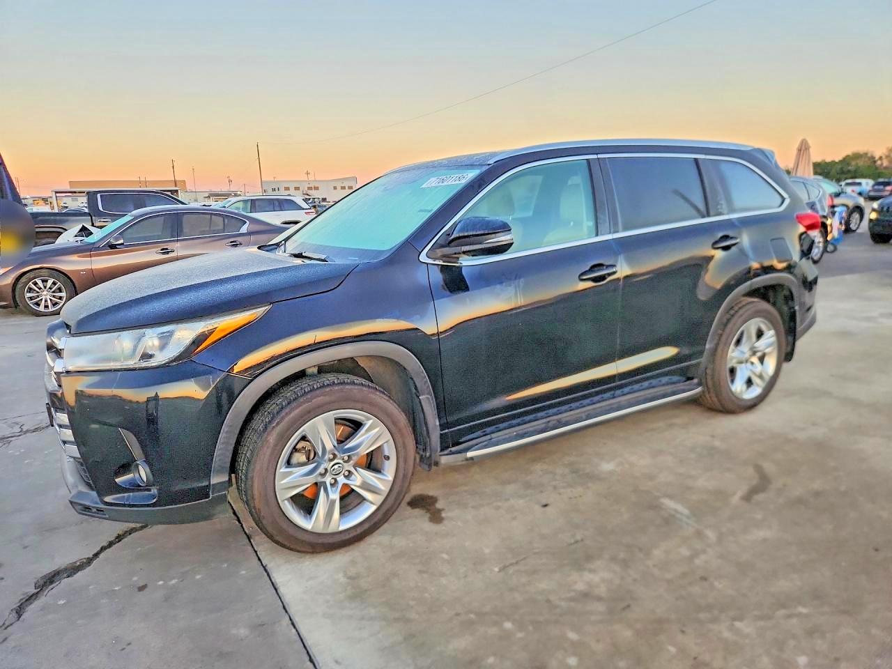2017 TOYOTA HIGHLANDER LIMITED | 5TDYZRFH6HS208855 | UPCARS